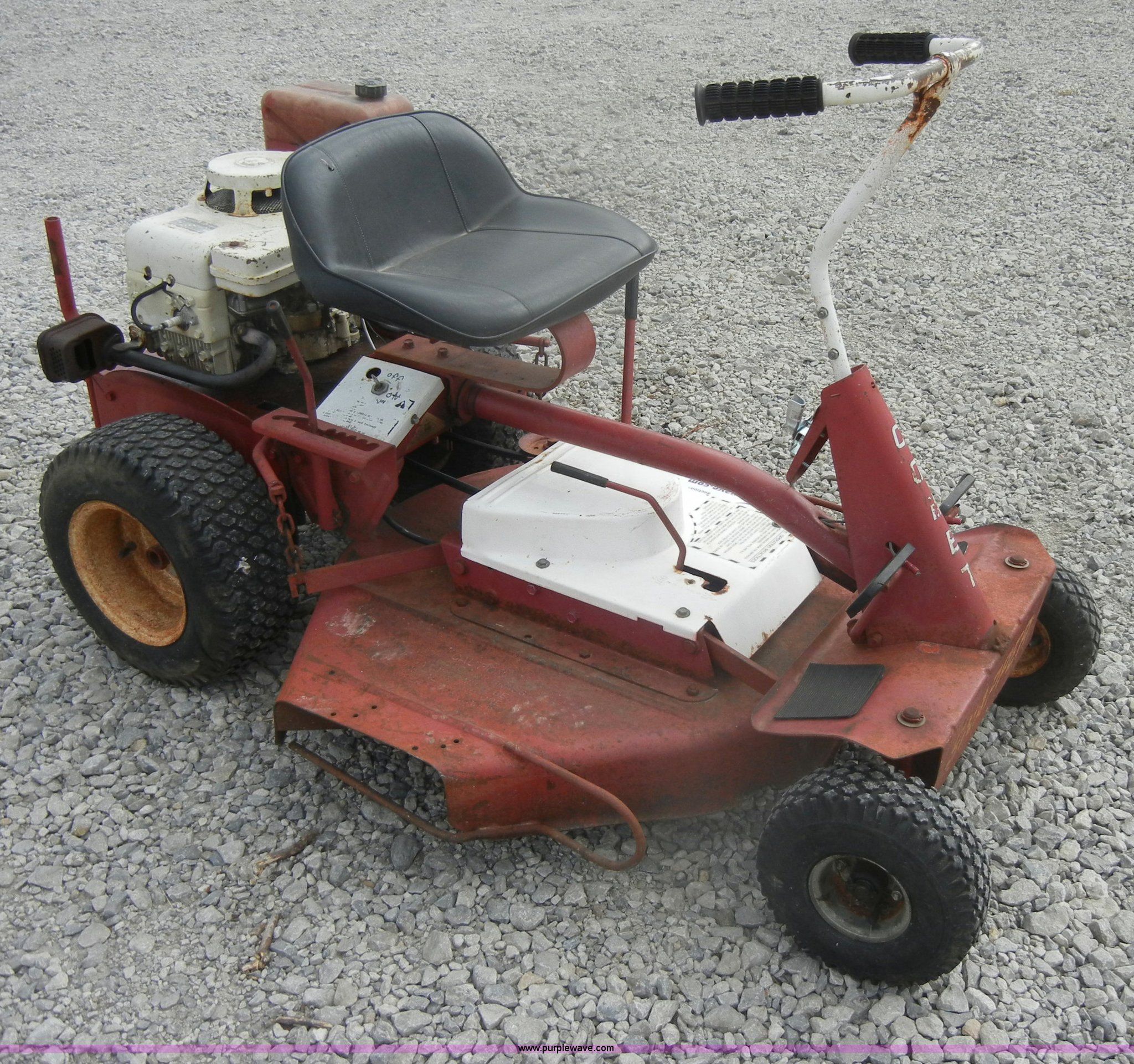 Snapper Comet lawn mower in Ottawa, KS Item D4261 sold Purple Wave