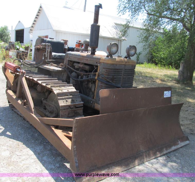 image for item B2778 1944 International Harvester TD-9 military grade crawler dozer