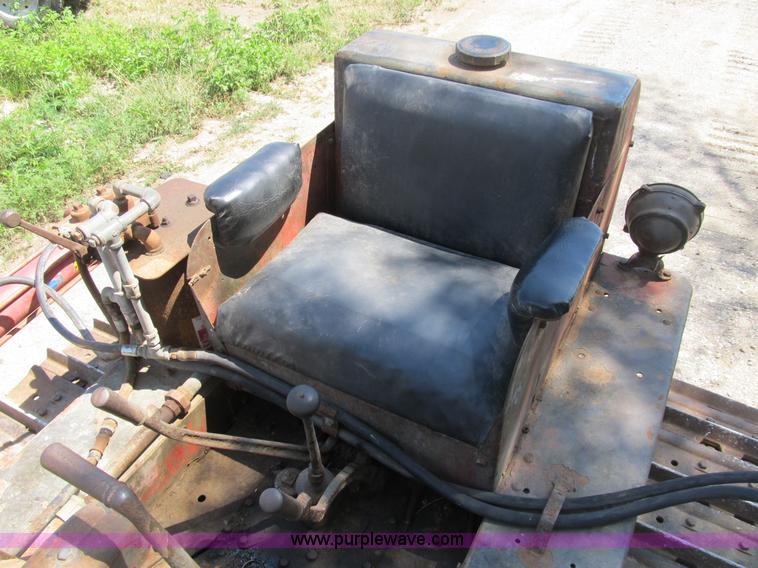 image for item B2778 1944 International Harvester TD-9 military grade crawler dozer