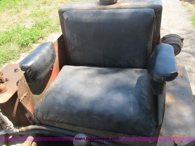 image for item B2778 1944 International Harvester TD-9 military grade crawler dozer