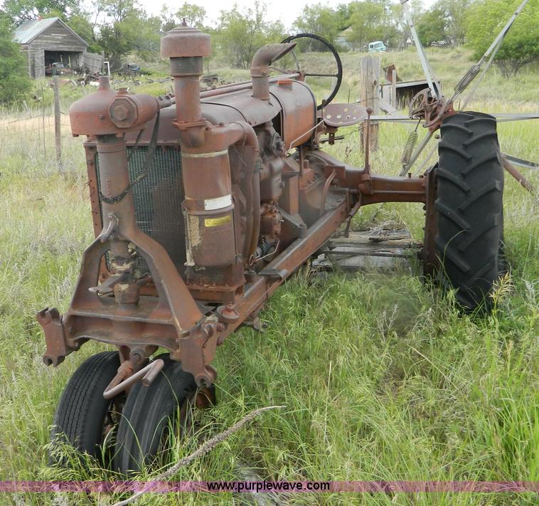 image for item B3721 Farmall F20 tractor