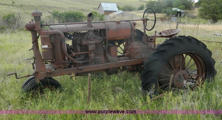 image for item B3721 Farmall F20 tractor