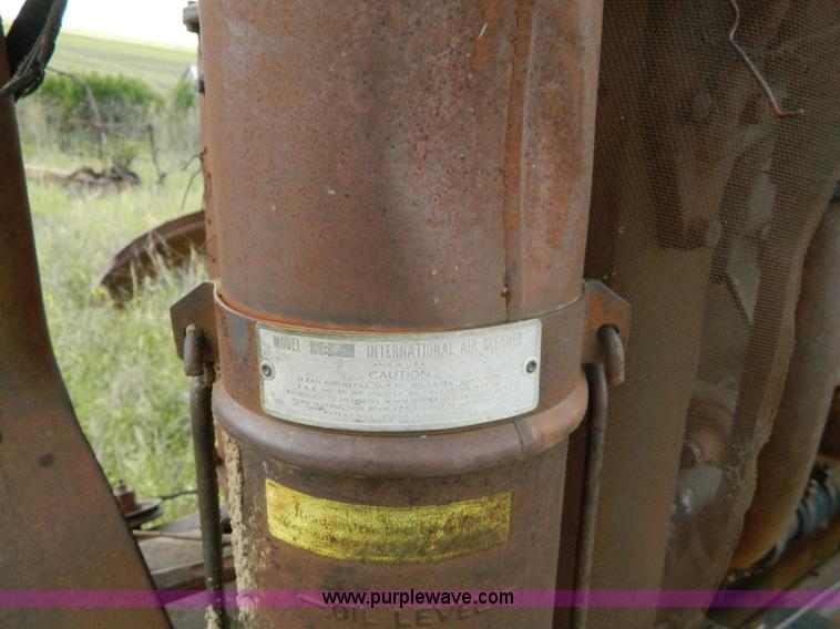 image for item B3721 Farmall F20 tractor