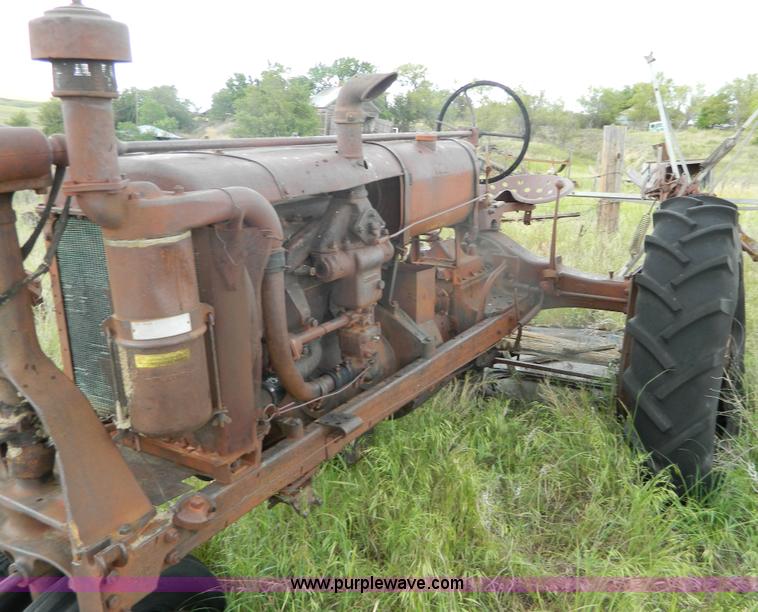 image for item B3721 Farmall F20 tractor