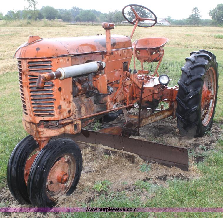 image for item B6832 1949 Case VAC tractor