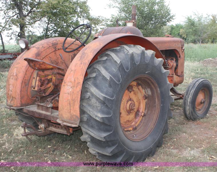 image for item B6847 Case tractor