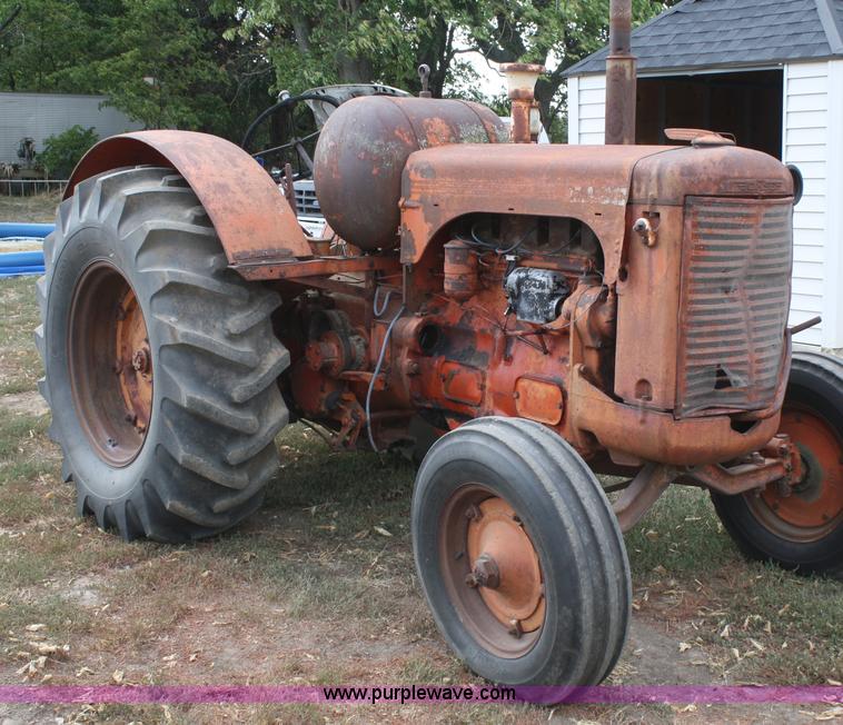 image for item B6847 Case tractor