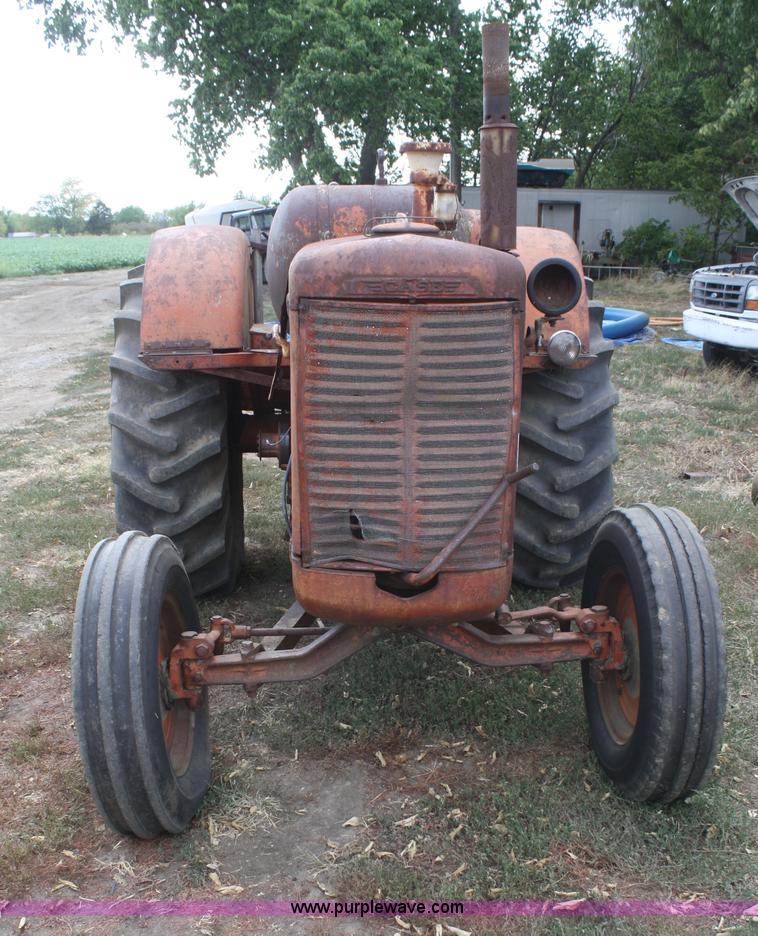 image for item B6847 Case tractor