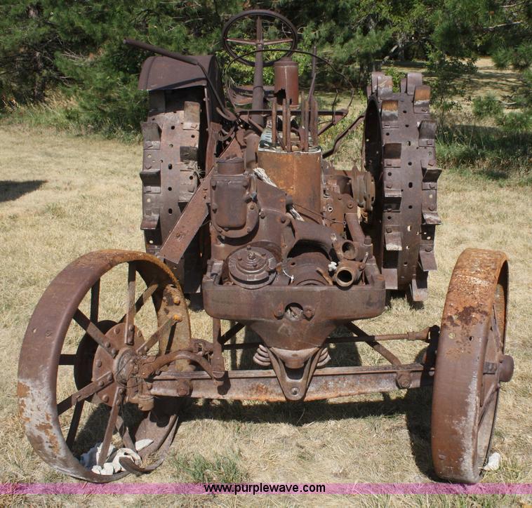 image for item B6868 McCormick-Deering WK40 tractor