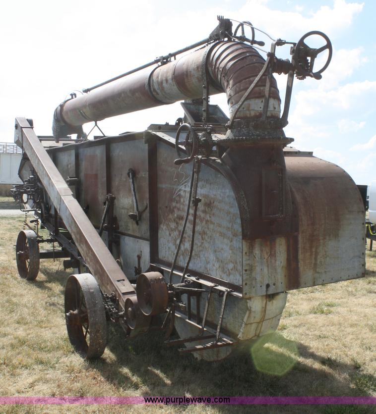 image for item B6872 Thrashing machine