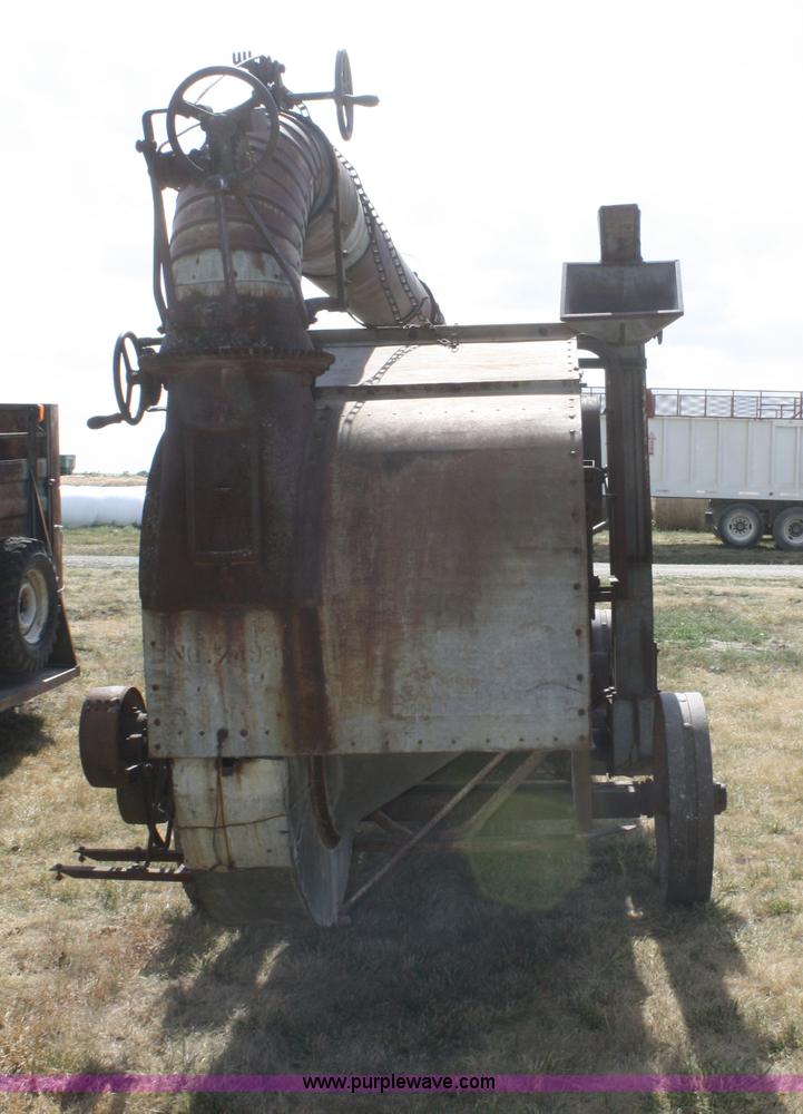 image for item B6872 Thrashing machine