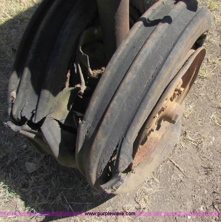 image for item B7346 John Deere MT tractor