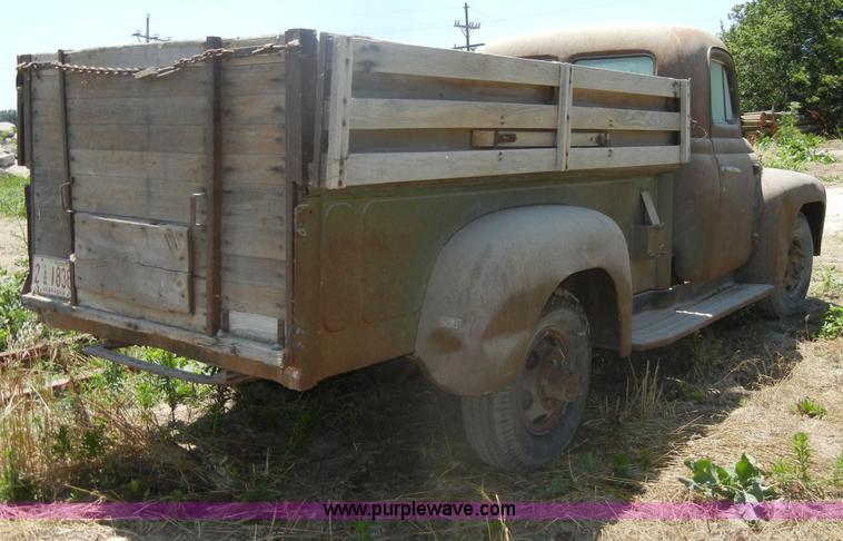 image for item D4253 1953 International R130 pickup truck