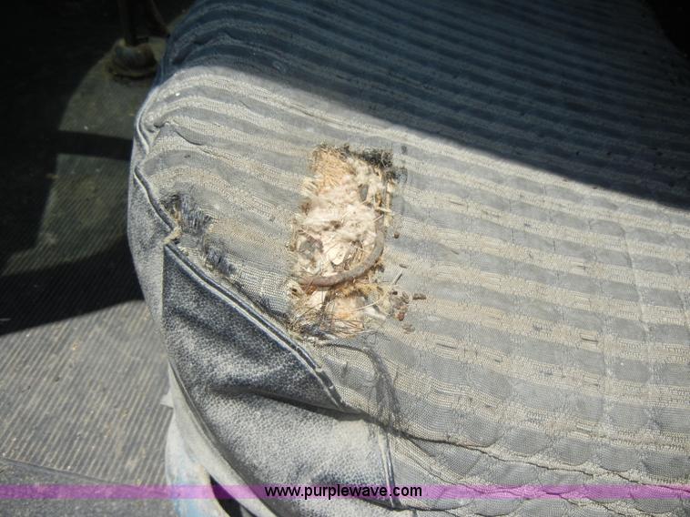 image for item D4253 1953 International R130 pickup truck