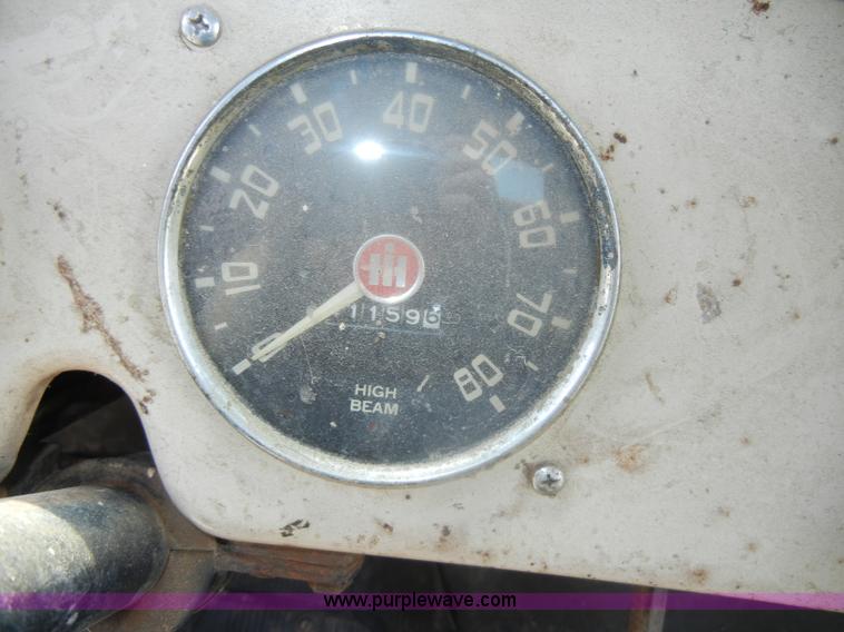 image for item D4253 1953 International R130 pickup truck