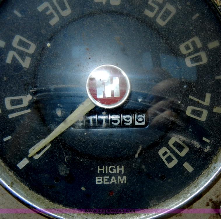 image for item D4253 1953 International R130 pickup truck