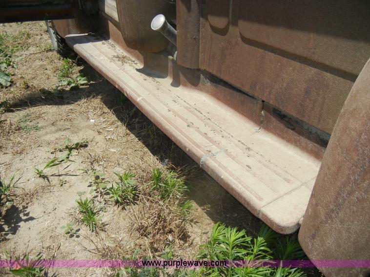 image for item D4253 1953 International R130 pickup truck