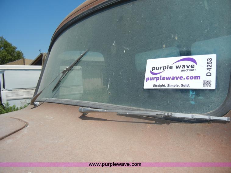 image for item D4253 1953 International R130 pickup truck