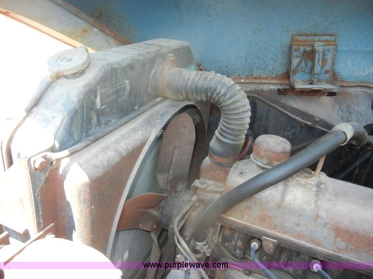 image for item D4253 1953 International R130 pickup truck