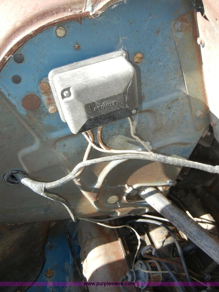 image for item D4253 1953 International R130 pickup truck