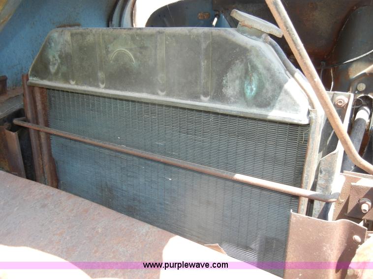 image for item D4253 1953 International R130 pickup truck