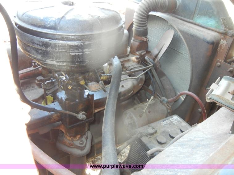 image for item D4253 1953 International R130 pickup truck