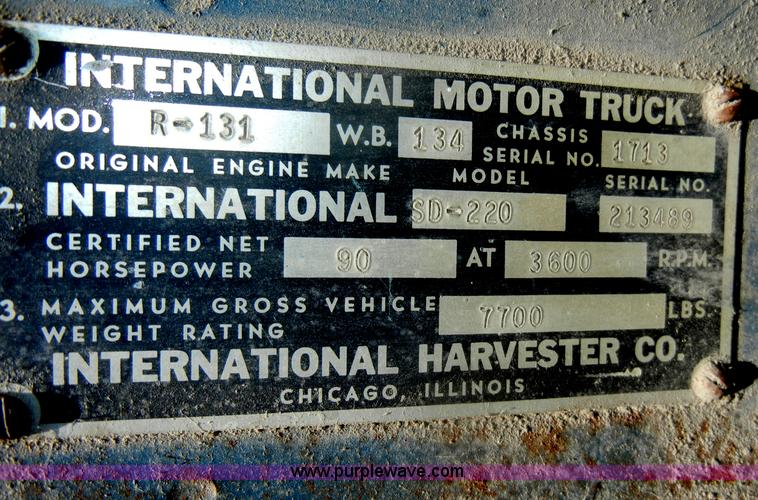 image for item D4253 1953 International R130 pickup truck