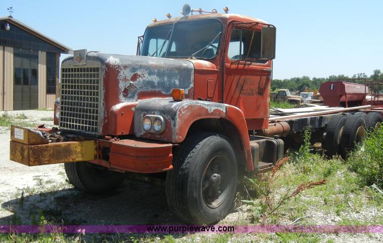 image for item D4255 1974 Diamond Reo DC10164 semi truck cab and chassis