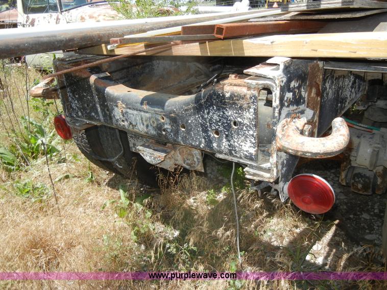 image for item D4255 1974 Diamond Reo DC10164 semi truck cab and chassis