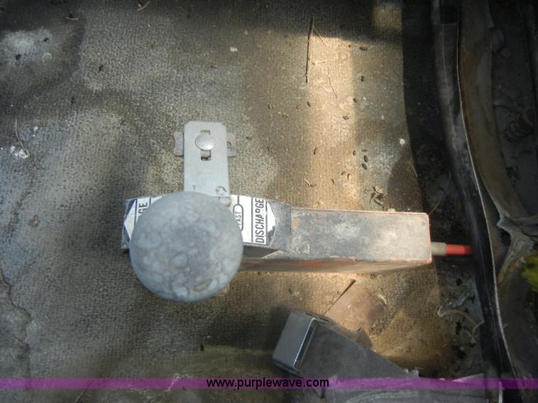 image for item D4255 1974 Diamond Reo DC10164 semi truck cab and chassis