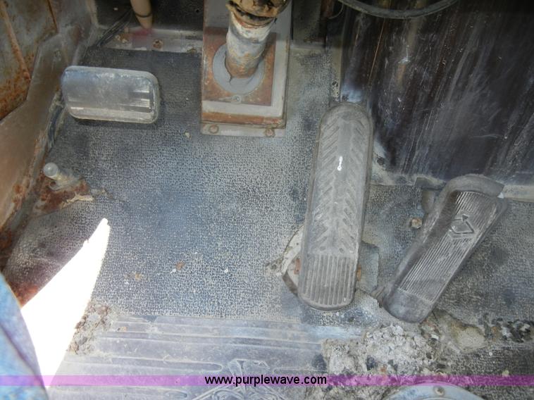 image for item D4255 1974 Diamond Reo DC10164 semi truck cab and chassis