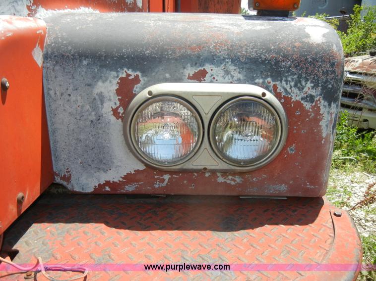 image for item D4255 1974 Diamond Reo DC10164 semi truck cab and chassis