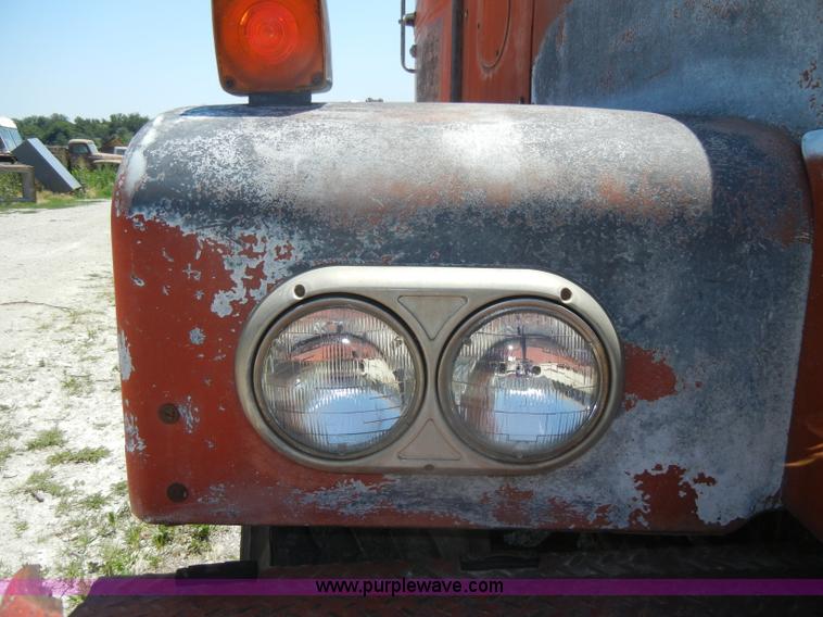 image for item D4255 1974 Diamond Reo DC10164 semi truck cab and chassis