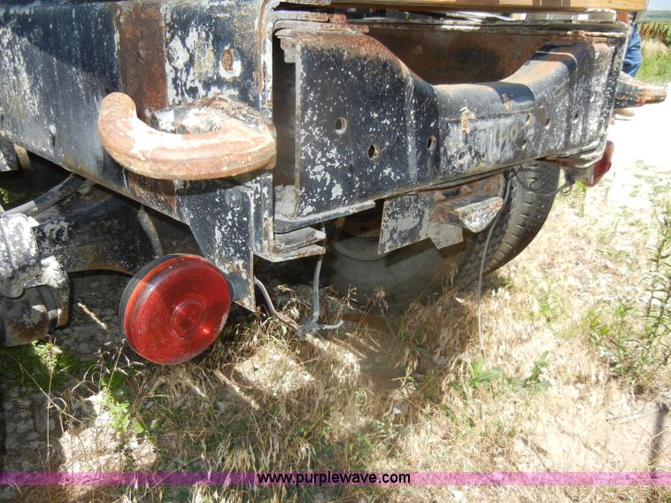 image for item D4255 1974 Diamond Reo DC10164 semi truck cab and chassis