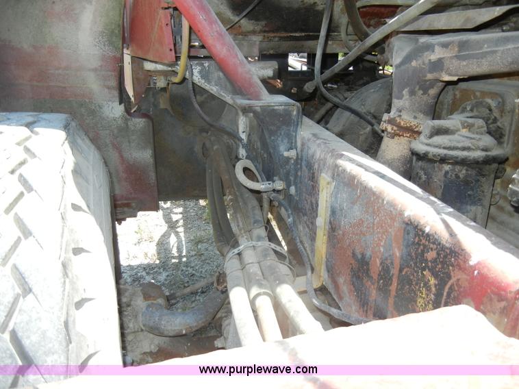 image for item D4255 1974 Diamond Reo DC10164 semi truck cab and chassis