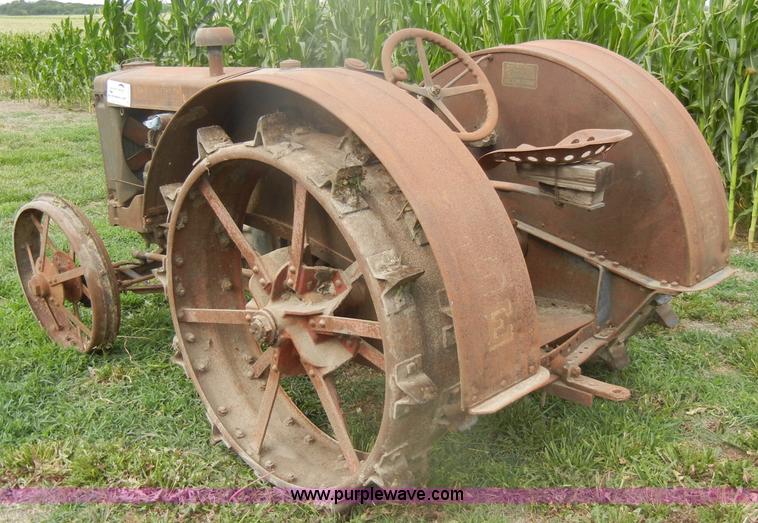 image for item D4256 1930 Case C tractor