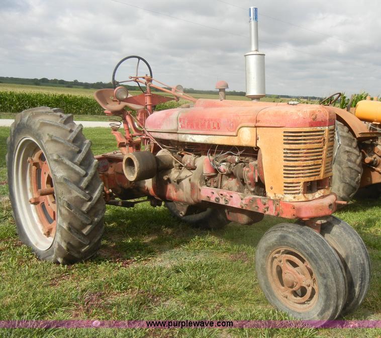 image for item D4258 1940 McCormick Farmall H tractor