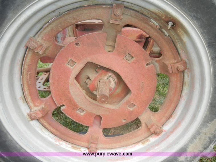 image for item D4258 1940 McCormick Farmall H tractor