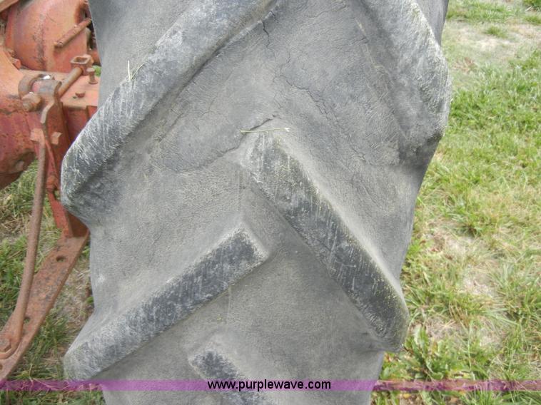 image for item D4258 1940 McCormick Farmall H tractor