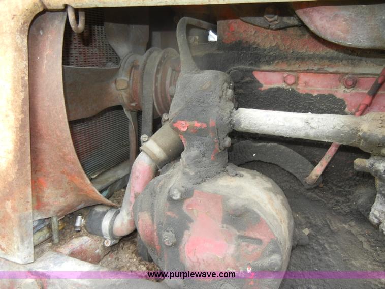 image for item D4258 1940 McCormick Farmall H tractor