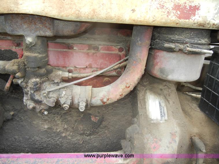 image for item D4258 1940 McCormick Farmall H tractor