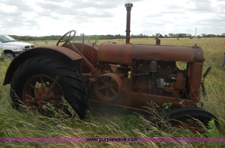 image for item D4259 McCormick-Deering 1530 tractor