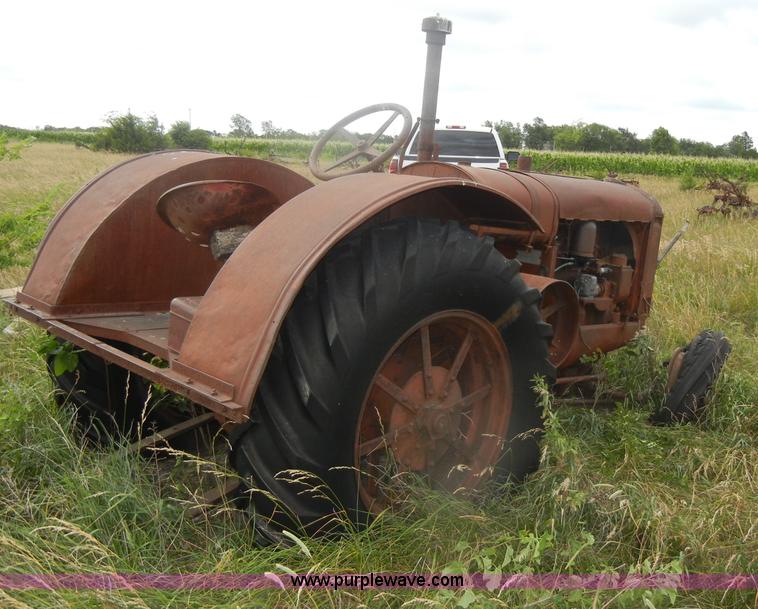image for item D4259 McCormick-Deering 1530 tractor