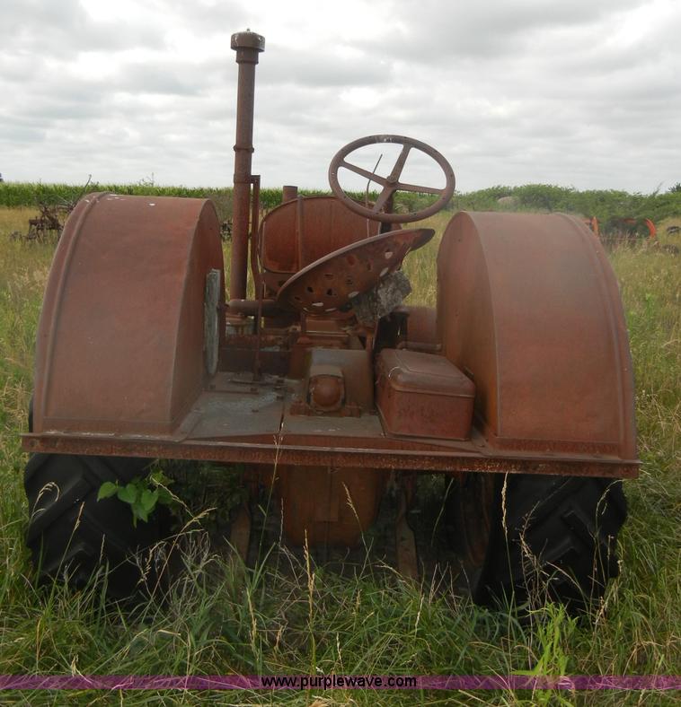 image for item D4259 McCormick-Deering 1530 tractor