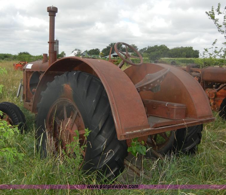 image for item D4259 McCormick-Deering 1530 tractor