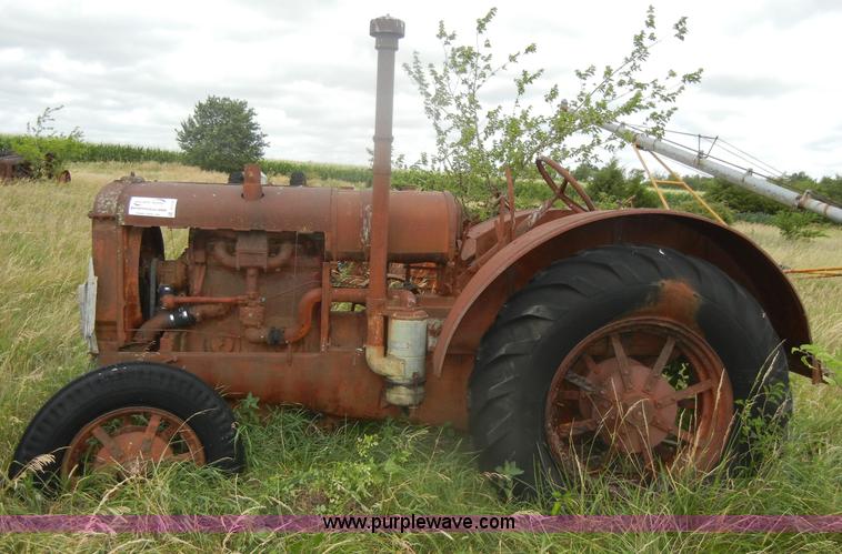 image for item D4259 McCormick-Deering 1530 tractor