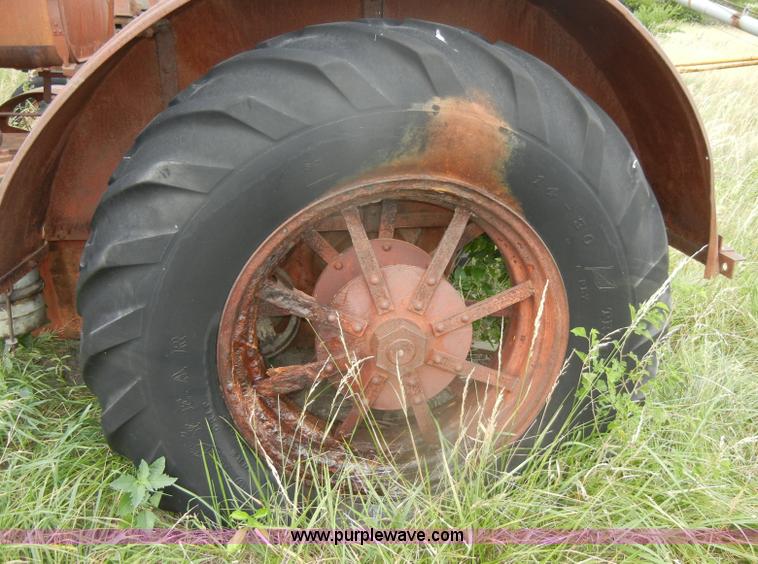 image for item D4259 McCormick-Deering 1530 tractor