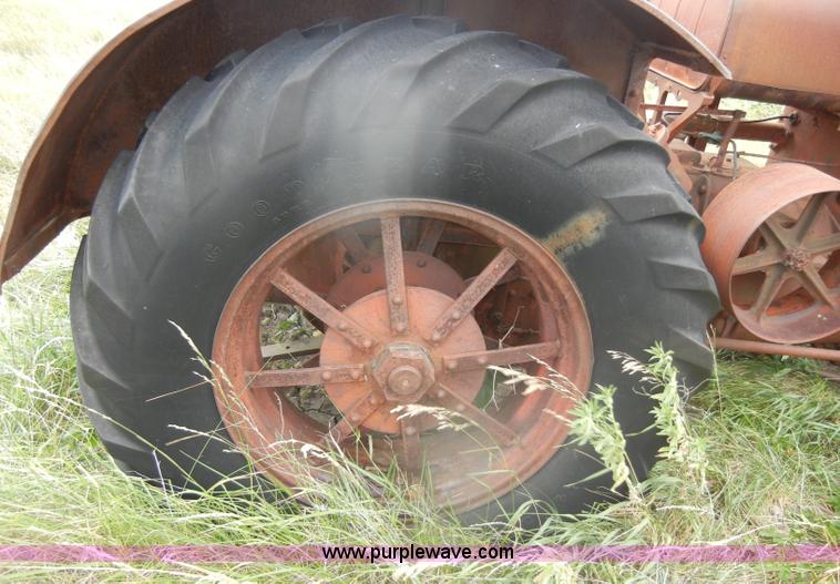 image for item D4259 McCormick-Deering 1530 tractor