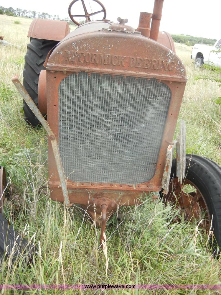 image for item D4259 McCormick-Deering 1530 tractor