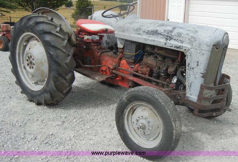 image for item D4260 1954 Ford Jubilee tractor